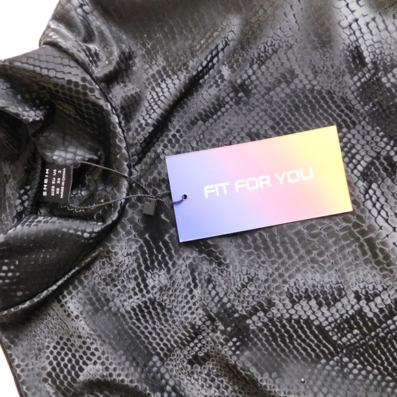 Fitted Snake Print Top (Xsmall) - Picture 8 of 10